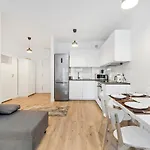 Luxury In -2-bright-secure&freeparking Apartment Lodz