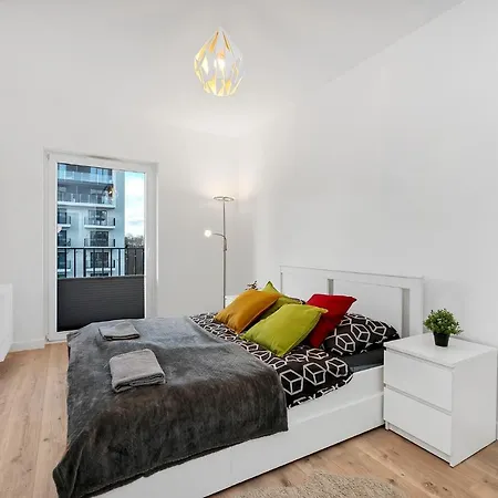 Luxury In -2-bright-secure&freeparking * Lodz