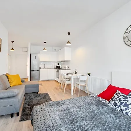Apartment Luxury In -2-bright-secure&freeparking Lodz